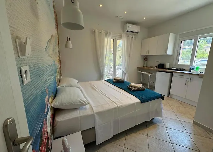 Brand-New Bougainvillea Apartment In Fiskardo